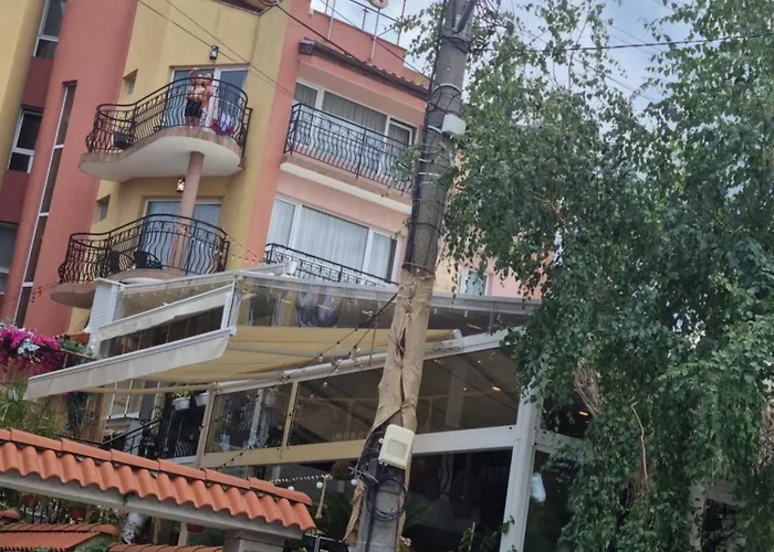 Vromos Πανσιόν 3*