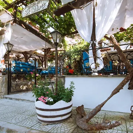 Vromos Guest Rooms