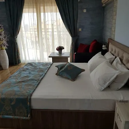 Vromos Guest Rooms Gæstehus 3*